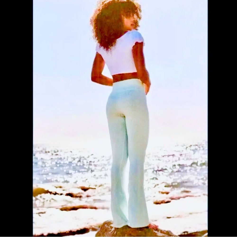 NWT FREE PEOPLE MOVEMENT Rich Soul Flares Ribbed Pants Med/Large Aqua Jade Ice
